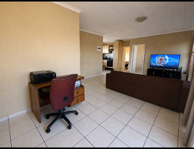 2 BEDROOM FLAT FOR SALE IN THREE RIVERS
